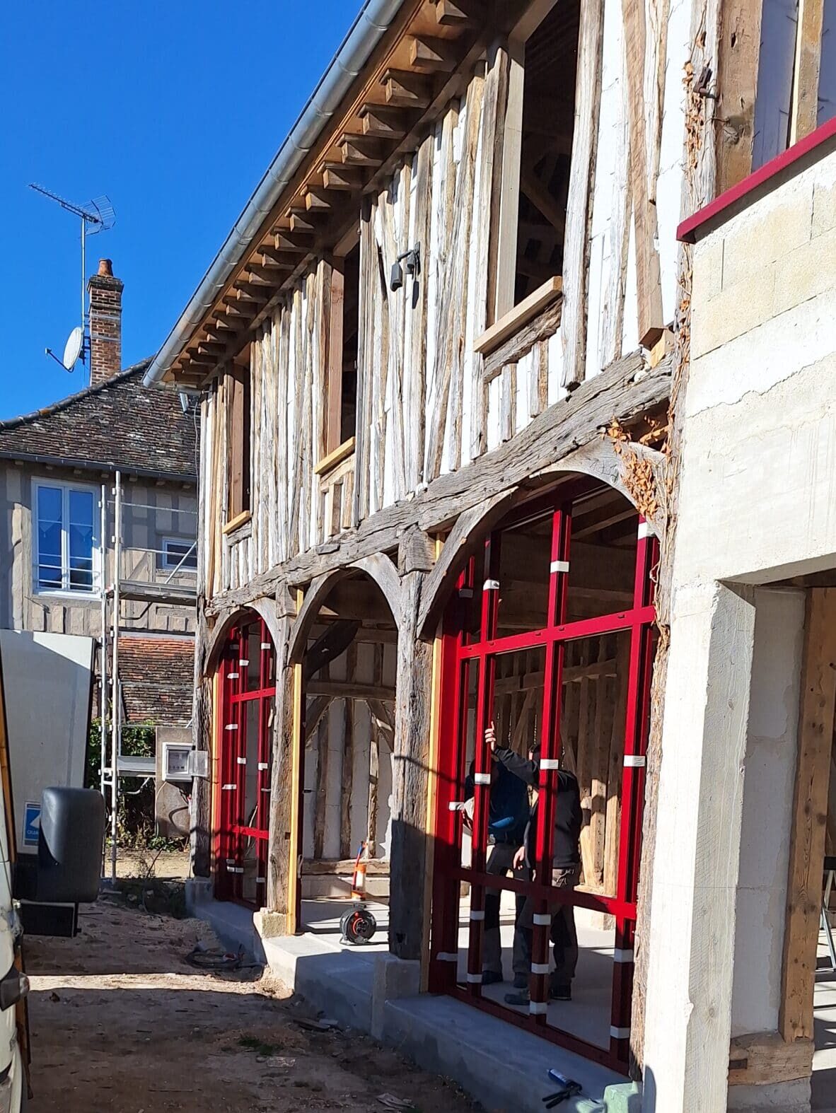 Chantier menuiserie rouge